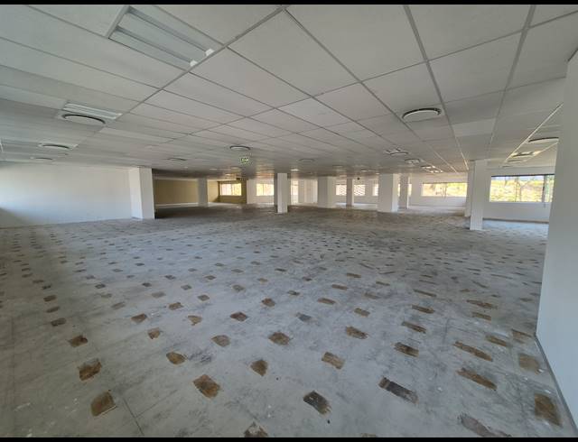 686M² OFFICE TO LET IN WOODMEAD